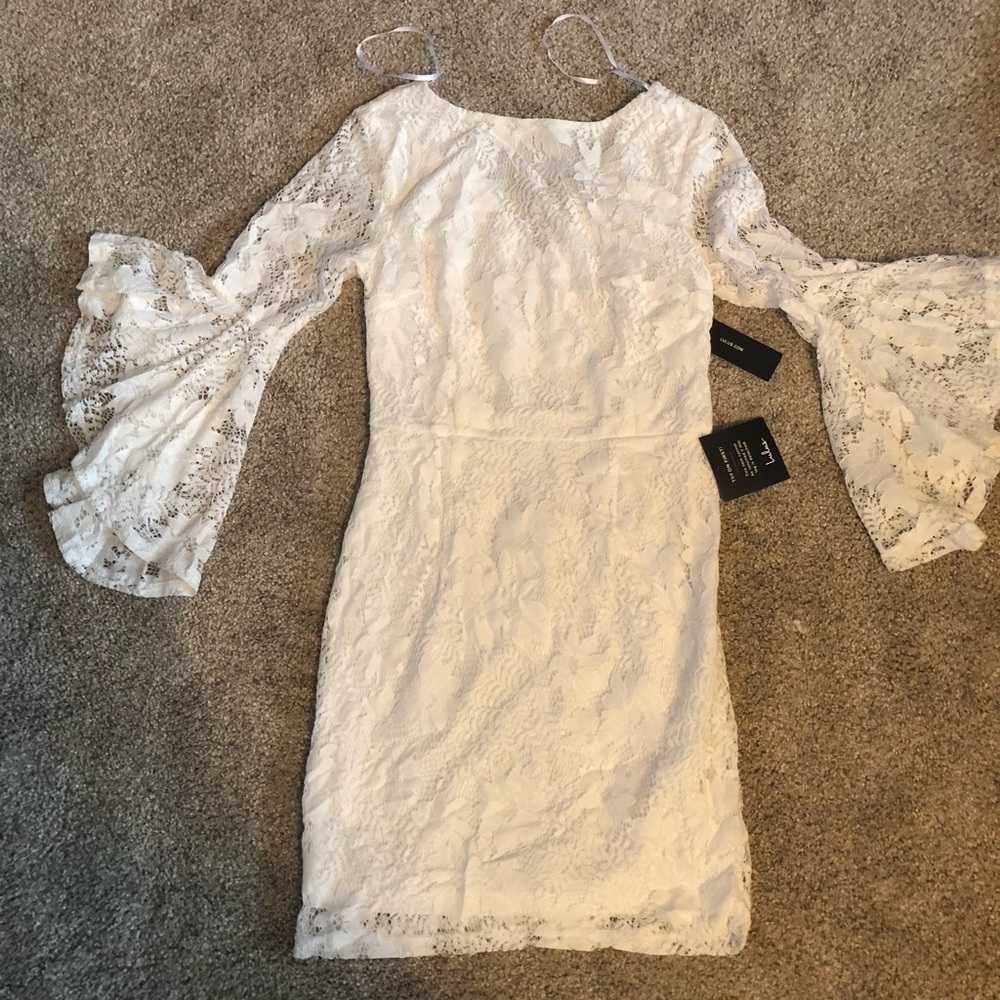 Lulu White lace bell sleeve bodycon dress